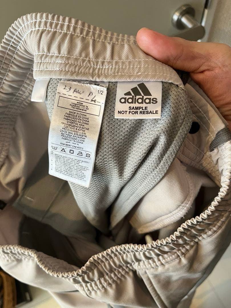 アンドワンダーand wander×adidasTerrexグレーベージュパンツ