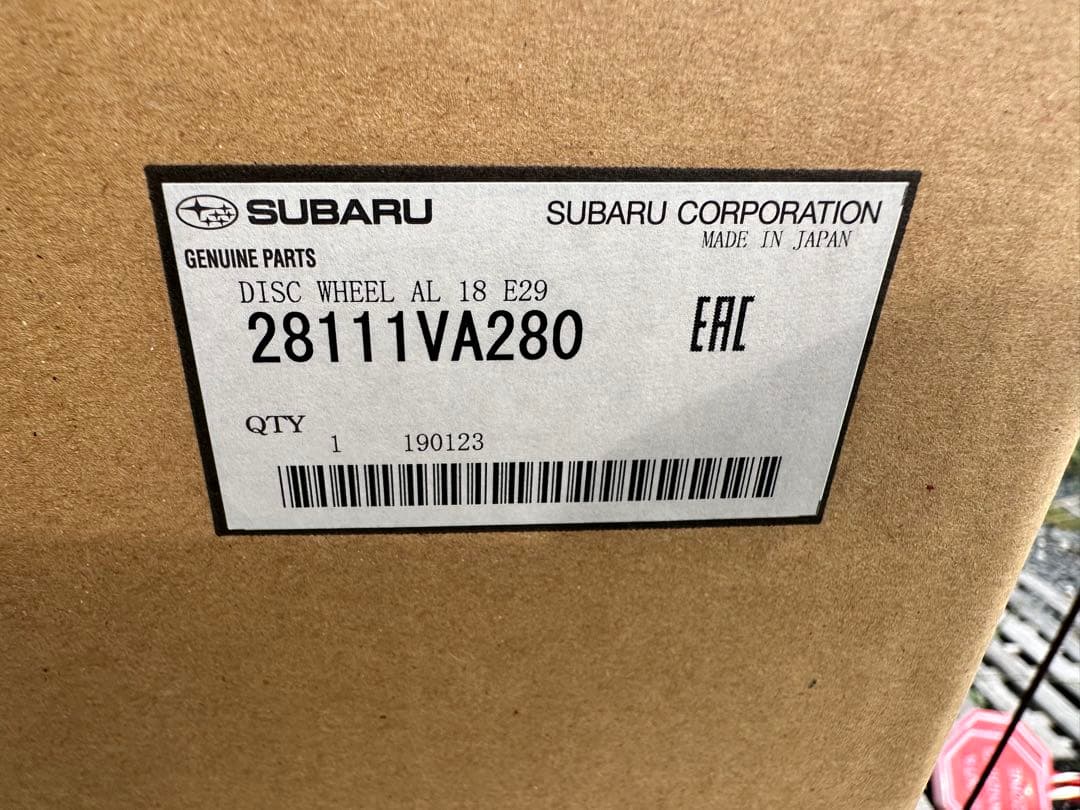 B*い様 スバル ホイール 18×7 1/2J 48 STF8 E14 ENKE