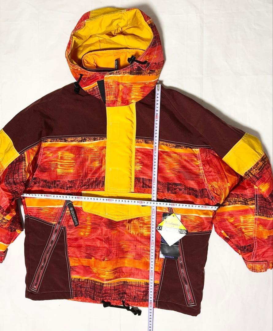 極美品　DESCENTE デサント　スノーボード　ウェア　ウ　スノボ　総柄　赤系