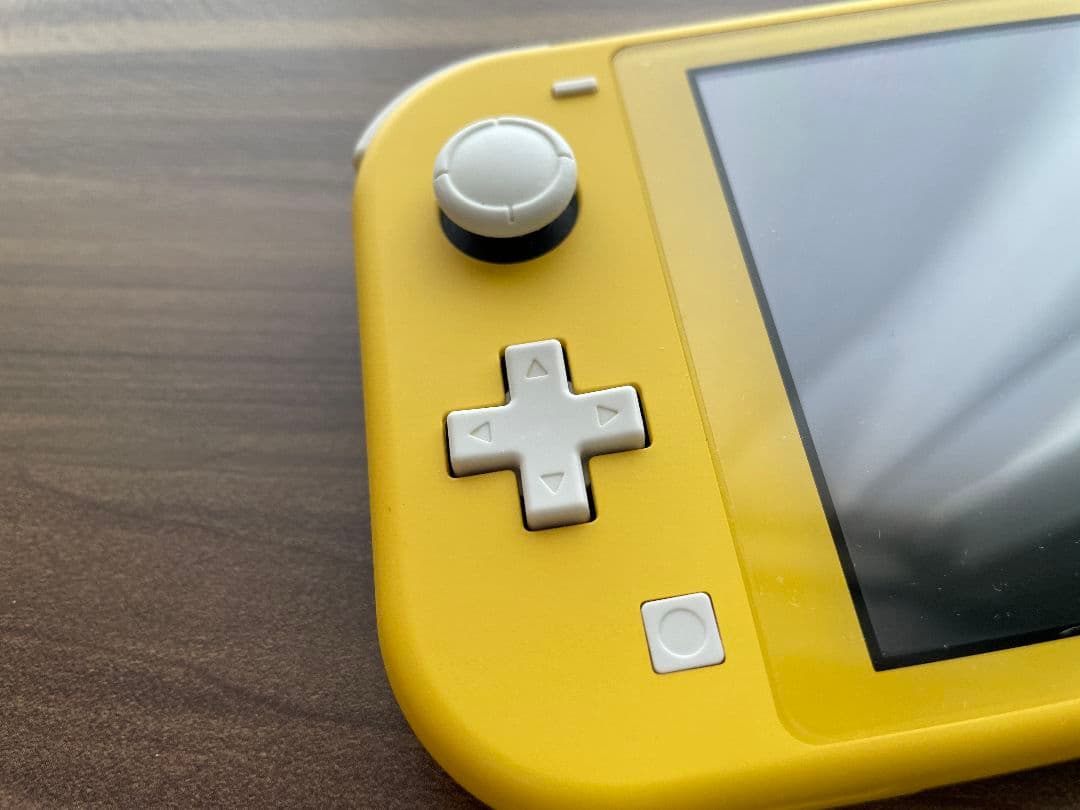 Nintendo Switch Lite 本体 イエロー 充電器・SDカード付き