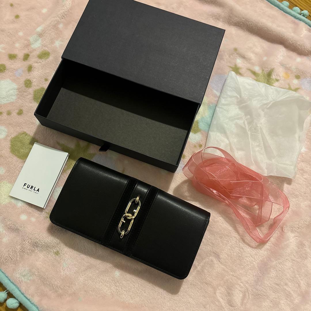 m！！新品・未使用　FURLA 二つ折り財布 黒 レザー
