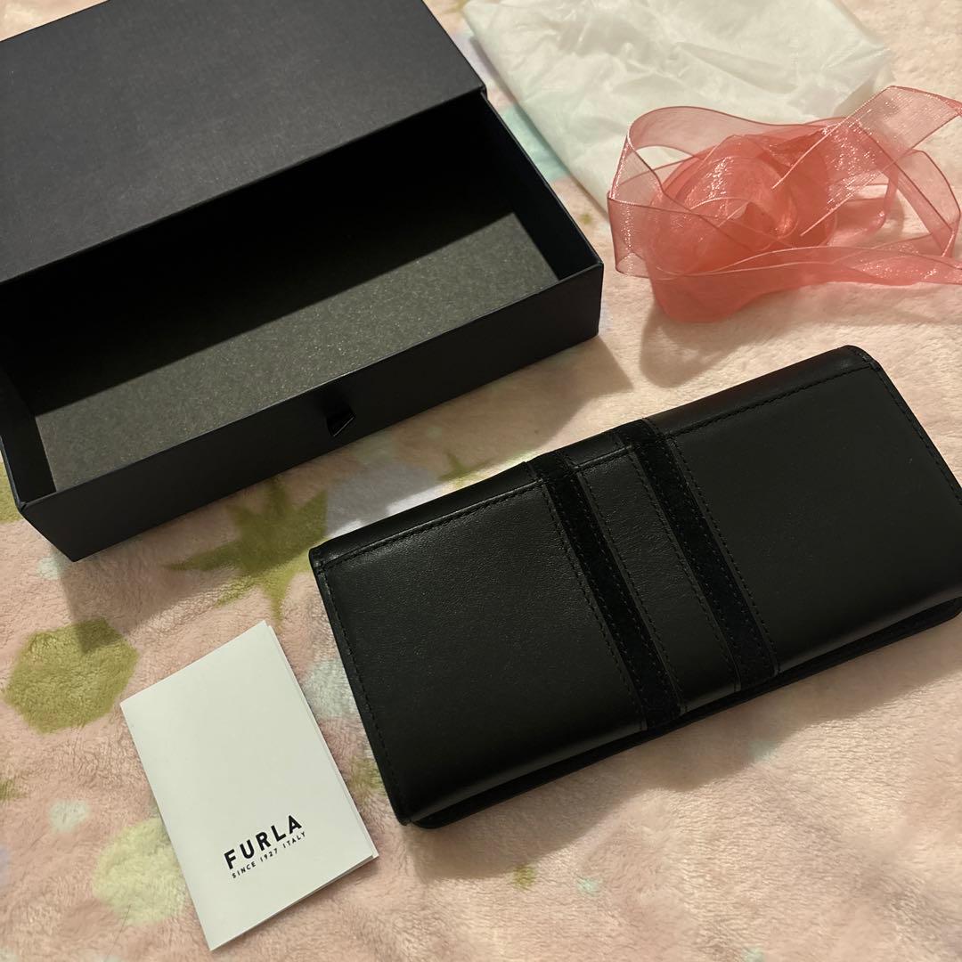 m！！新品・未使用　FURLA 二つ折り財布 黒 レザー