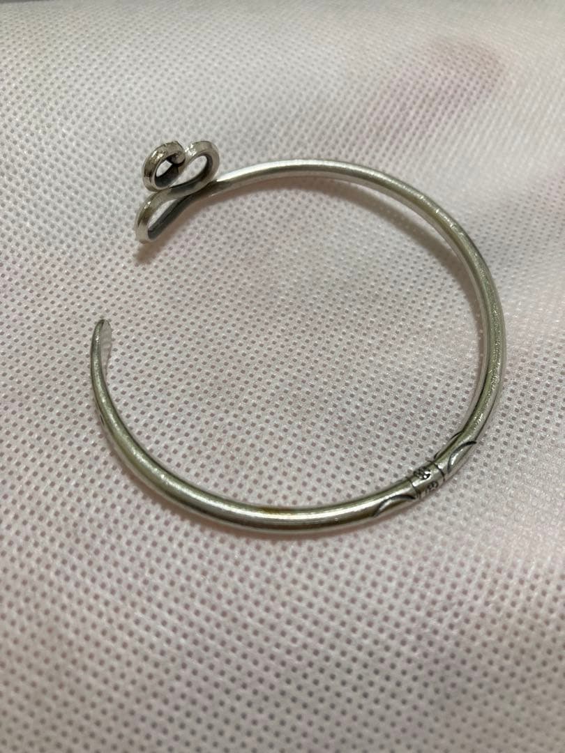【新品】カレンシルバー ねじれデザイン オープンバングル