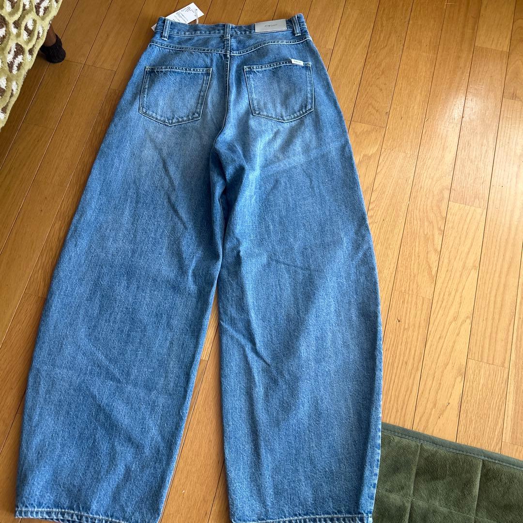 ニコアンド　新品タグ付き　【WILLIAM B.ELIOTT】カーブデニムパンツ
