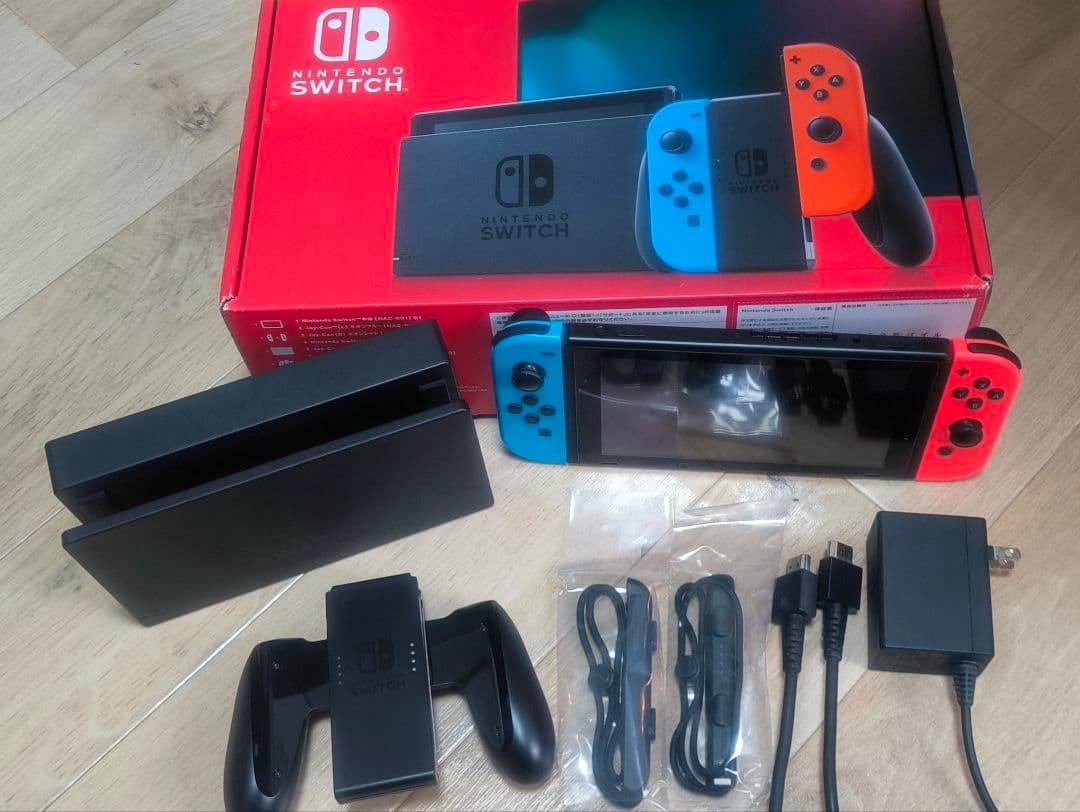 【マリオカート8DX付】Nintendo Switch 本体