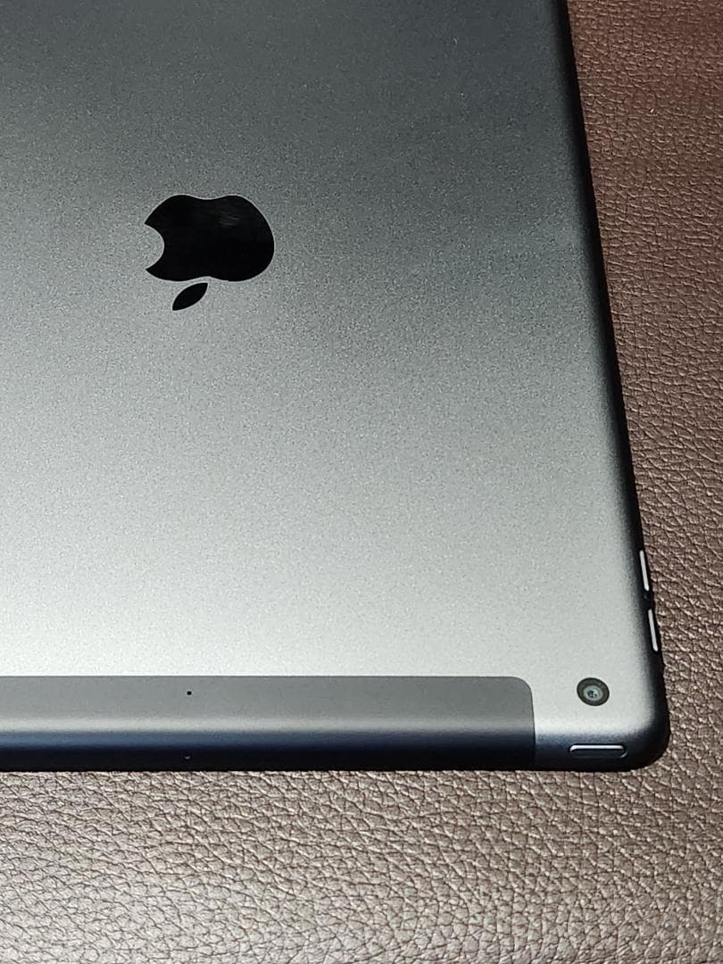 iPad 第7世代 32GB WI-fi+Cellularモデル スペースグレー