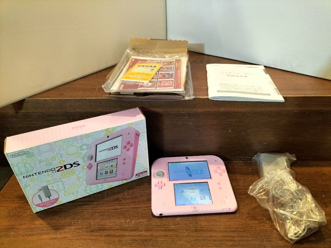 美品ニンテンドー2DS ピンク 箱付き