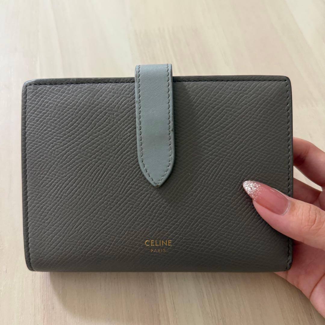 CELINE ミディアムストラップウォレット