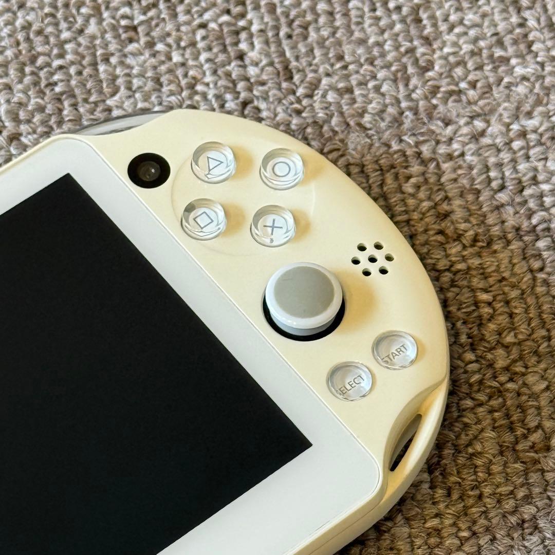 PSVITA PCH-2000 ホワイト