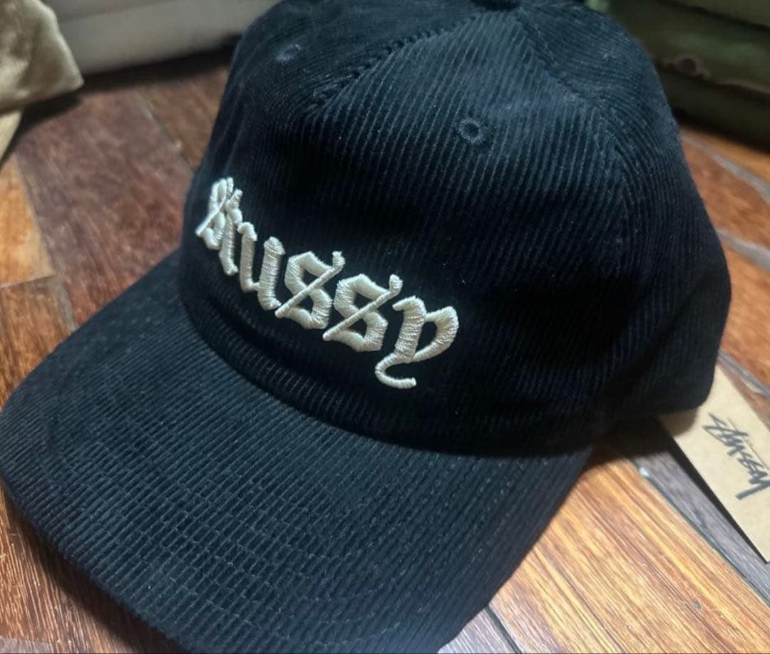 Stussy MID-DEPTH OLD ENGLISH SNAPBACK 黒