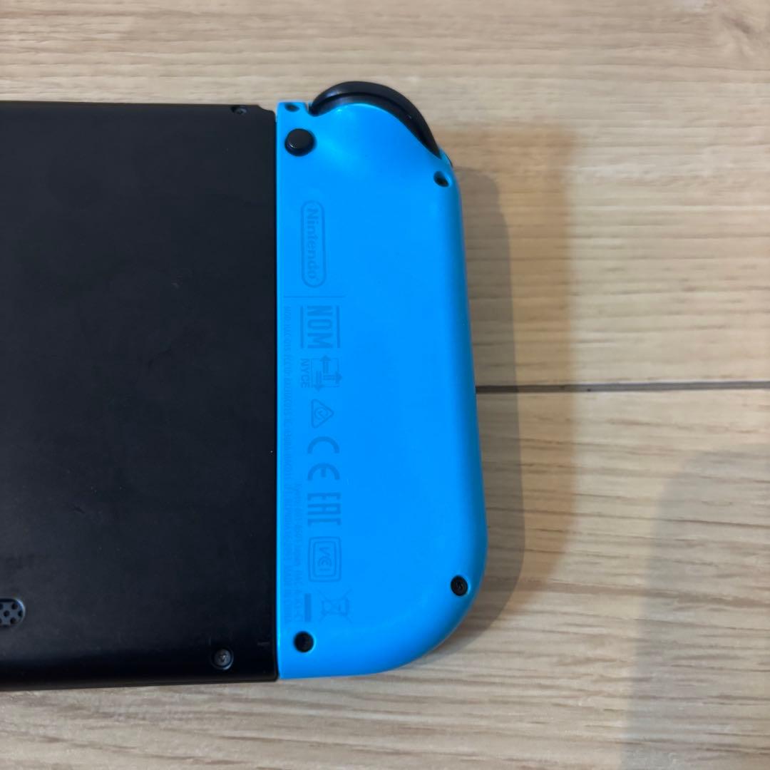 【週末値下げ】【付属品完備】Nintendo Switch 本体 ブルー/レッド