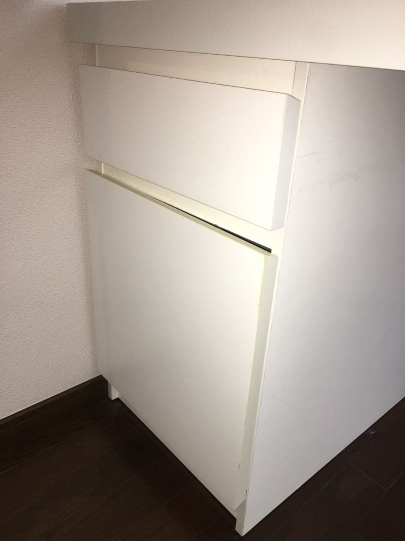 IKEAパソコンデスク MALM