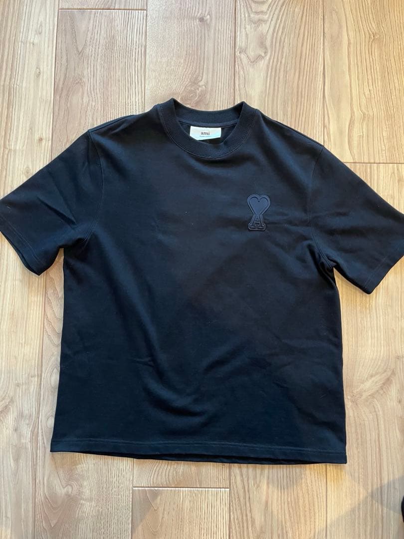 AMI PARIS 黒　Tシャツ