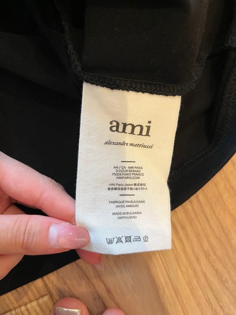 AMI PARIS 黒　Tシャツ