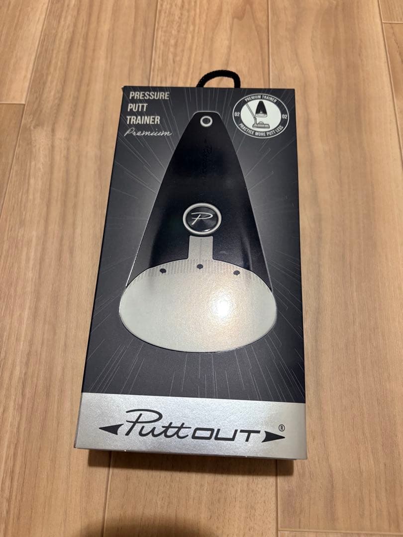 PuttOUT パッティングマットとトレーニング器具セット