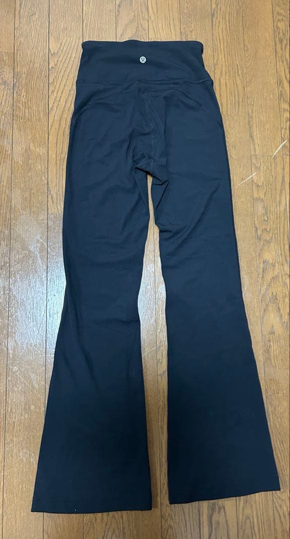 lululemon Groove スーパーハイライズフレアパンツ