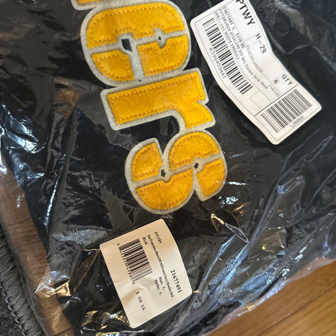 新品　NFL STEELERS Lサイズ　パーカー　アメフト