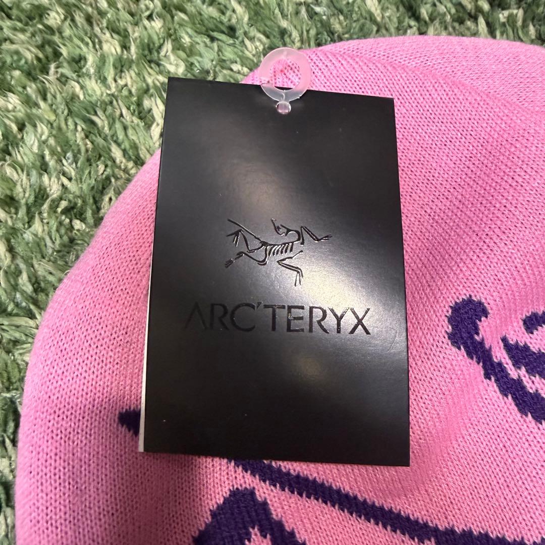 新品未使用✨️ ARC'TERYX ピンク ビーニー バードヘッドトーク