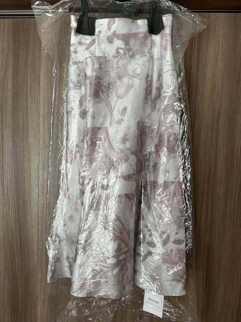 タグ付き　新品未使用　マイストラーダ　スカート　花柄　花　ピンク