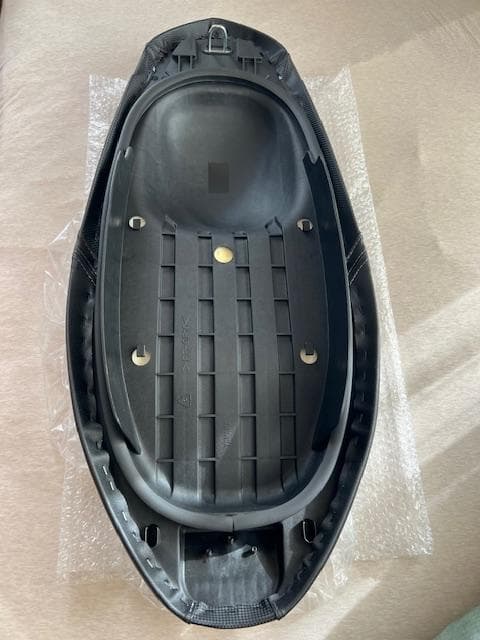 YAMAHA マジェスティS 純正シート 新品
