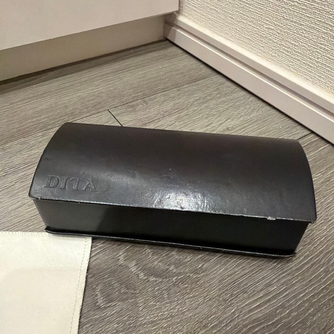 Dita キャットアイ サングラス グラデーションレンズ