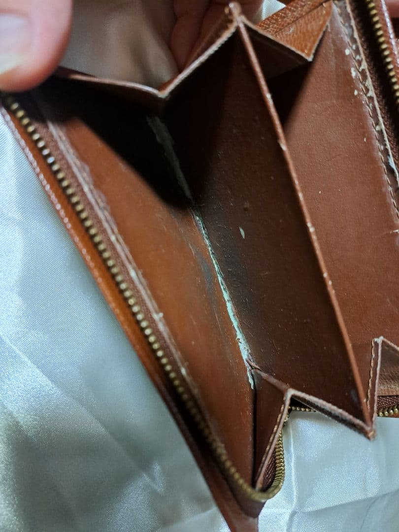 楽*み様 Louis Vuitton モノグラム 二つ折り財布
