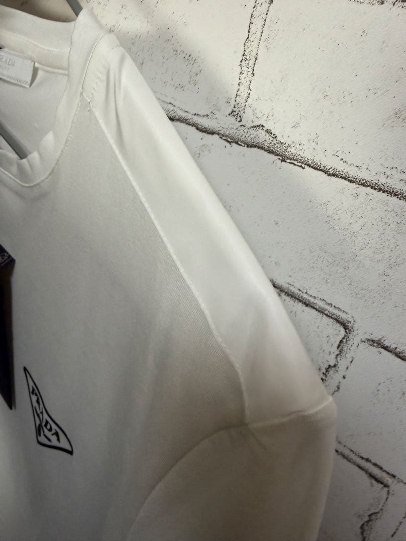 最終価格‼️新品正規品 PRADAプラダ トライアングルロゴ Tシャツ半袖 L