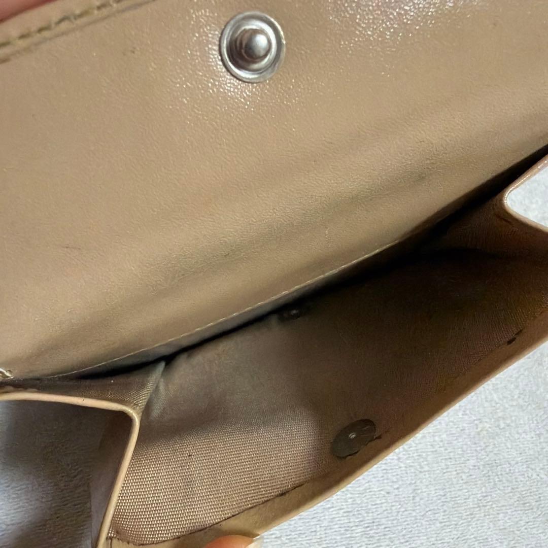 プラダ 三つ折り財布