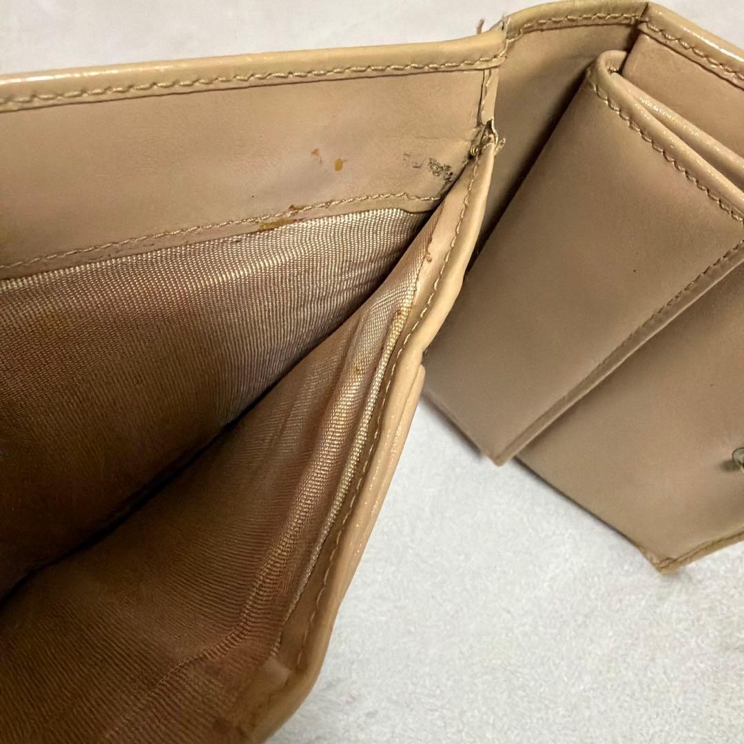 プラダ 三つ折り財布