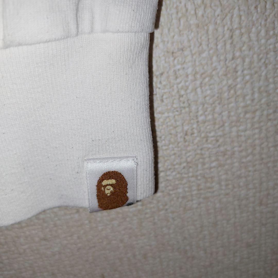 美品 A BATHING APE BAPE 長袖Tシャツ ホワイト 蜂刺繍