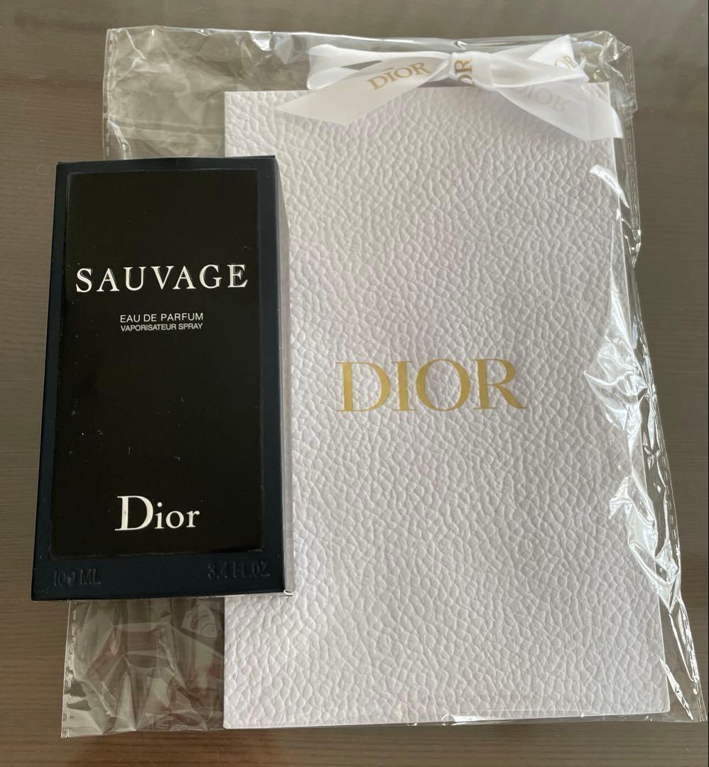 Dior SAUVAGE Eau de Parfum &ショッパー付き