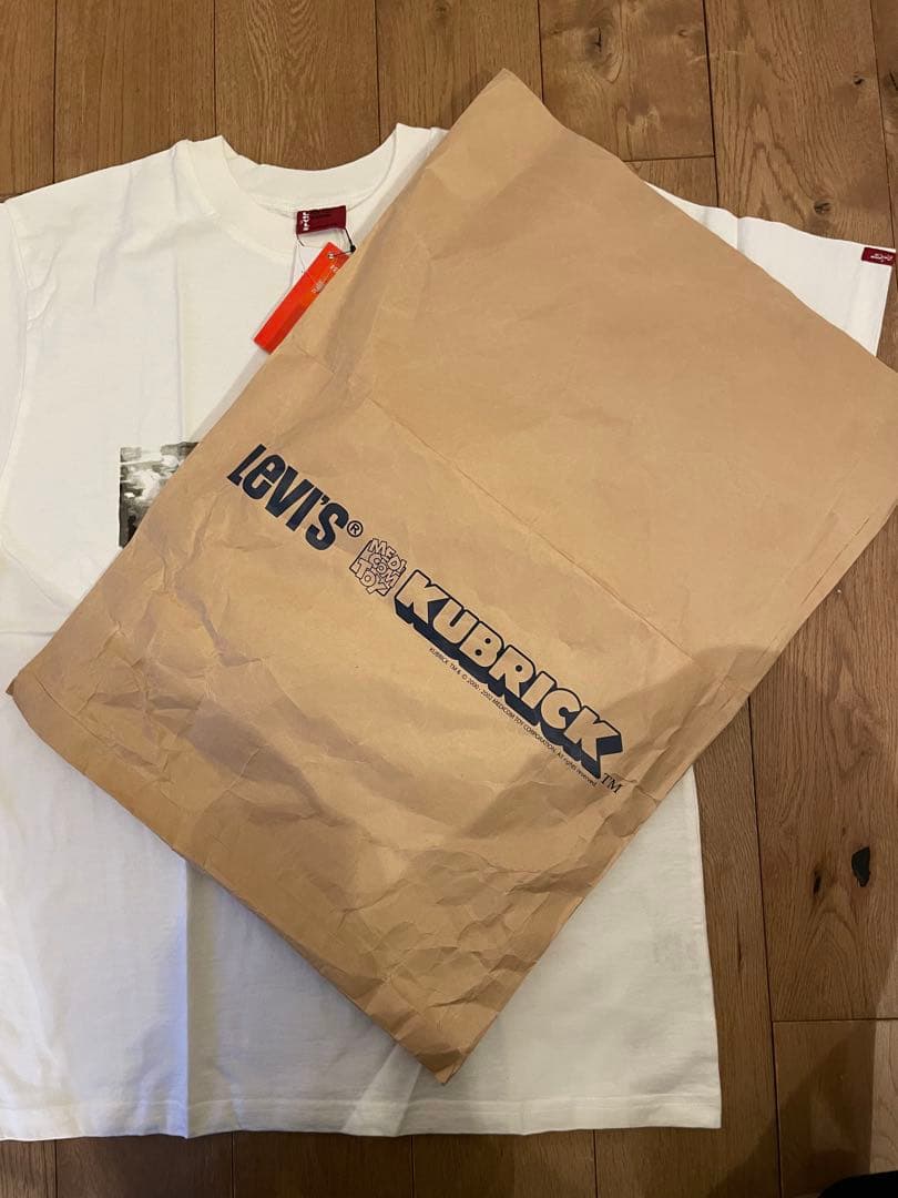 激レアLevi's KUBRICK コラボ Tシャツ ホワイト