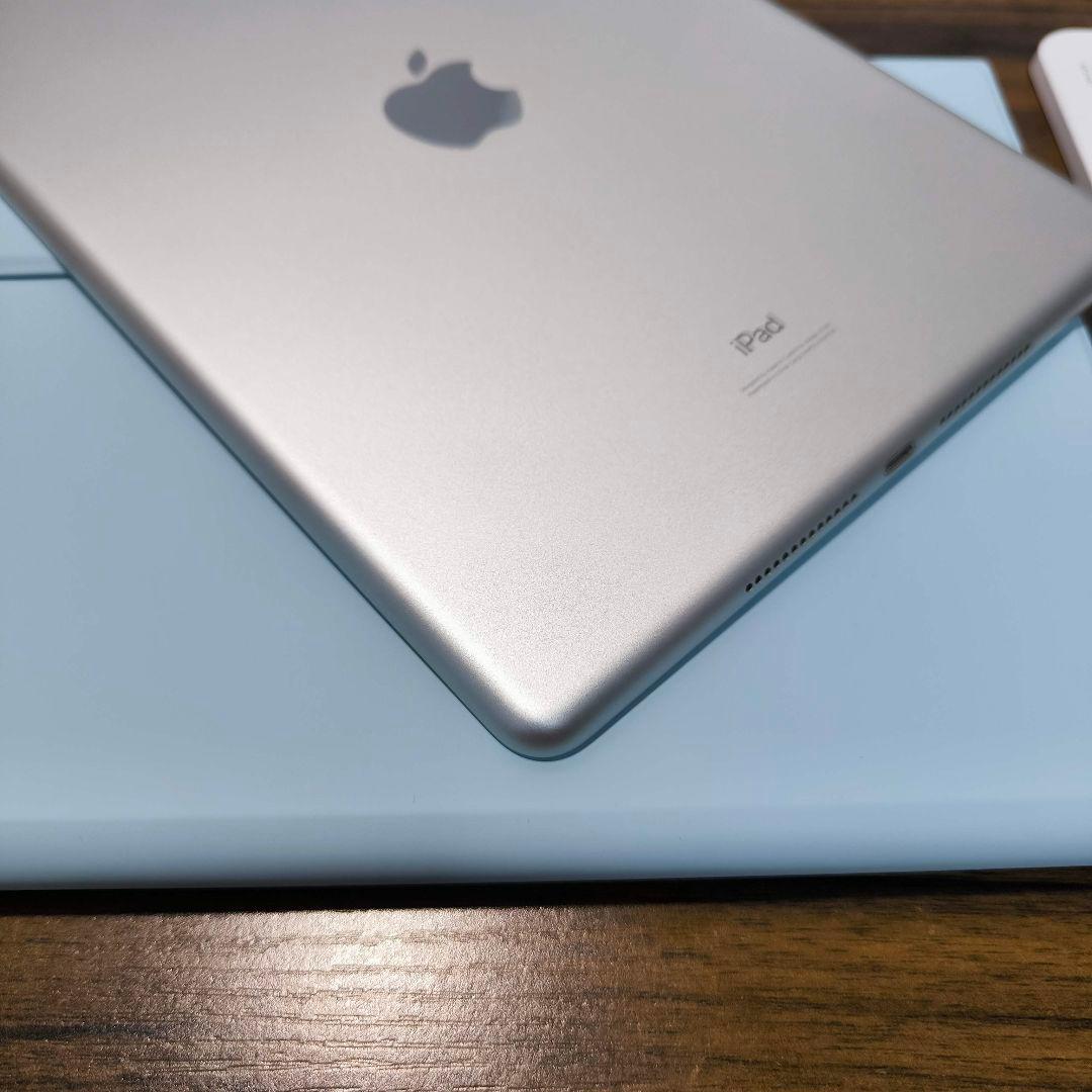 iPad 第7世代 Wi-Fi 32GB ケースとキーボード、タッチペン