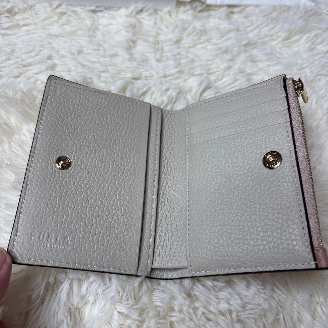 【極美品】フルラ 二つ折り財布 ベージュ ピンクベージュ　FURLA