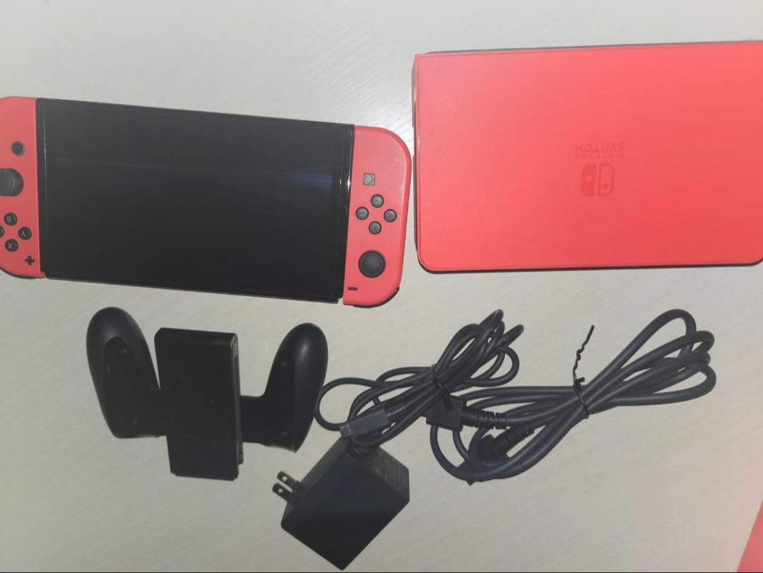 Nintendo Switch 有機el マリオレッド