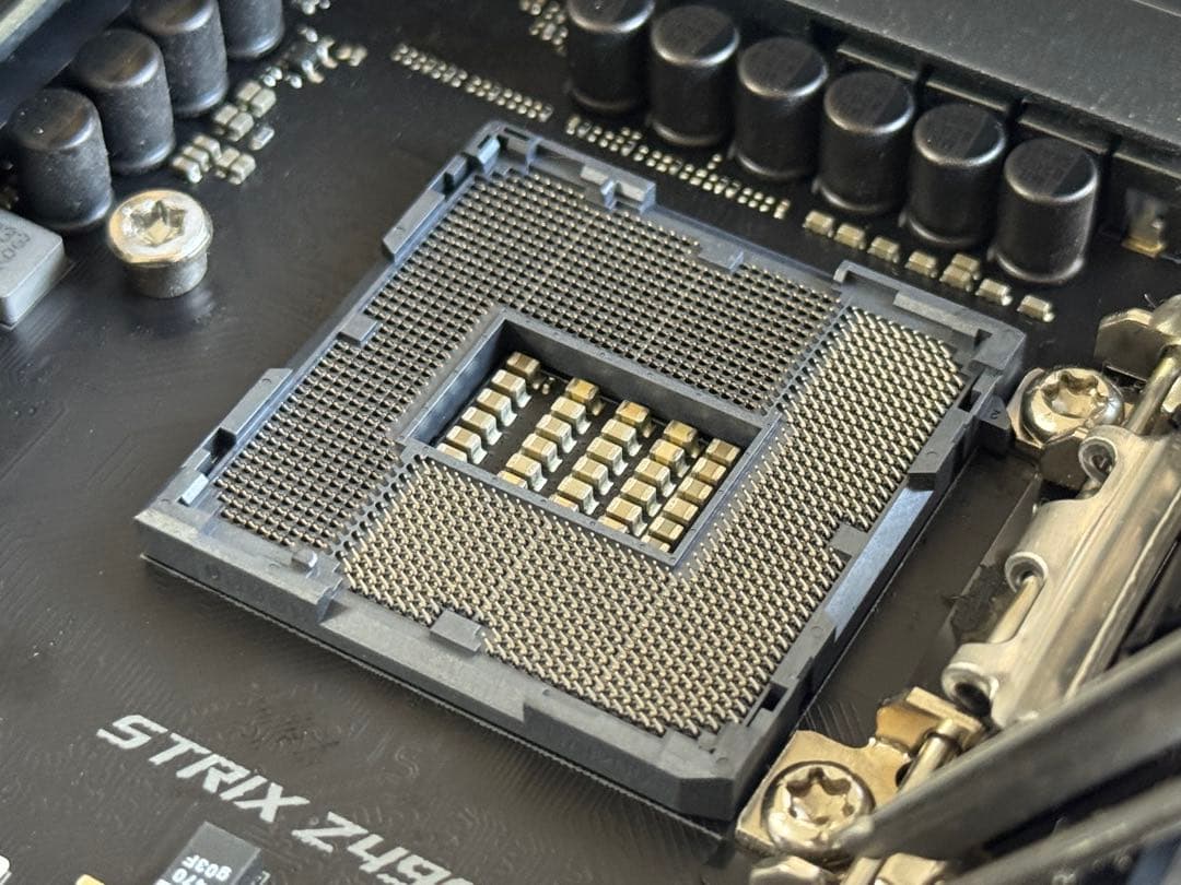 ASUS ROG STRIX Z490-I GAMING マザーボード
