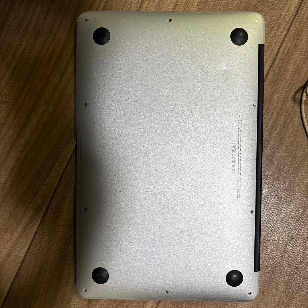 Apple MacBook 本体 充電器付き