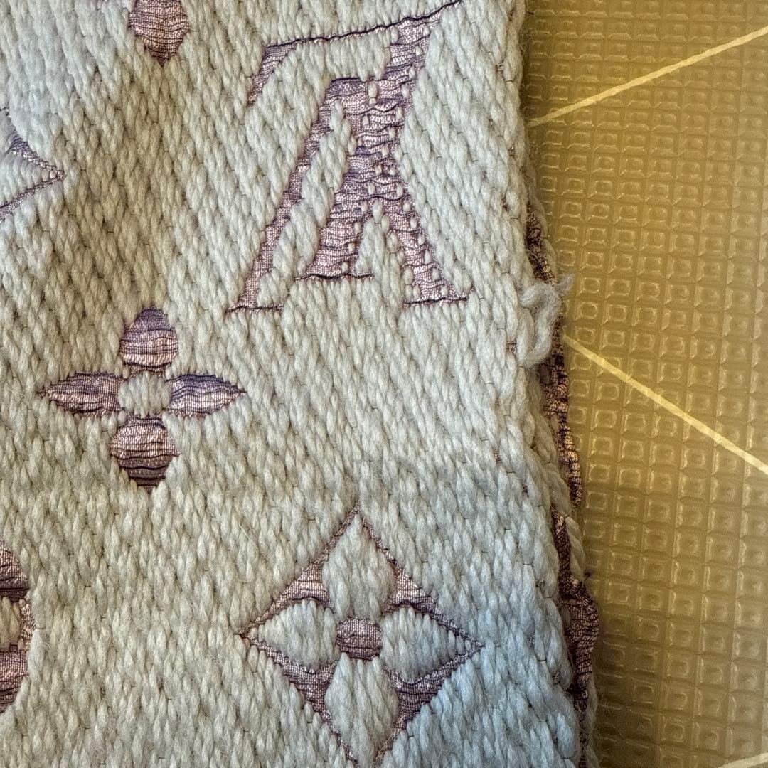 【さくら】Louis Vuitton マフラー　ロゴマニア　限定カラー