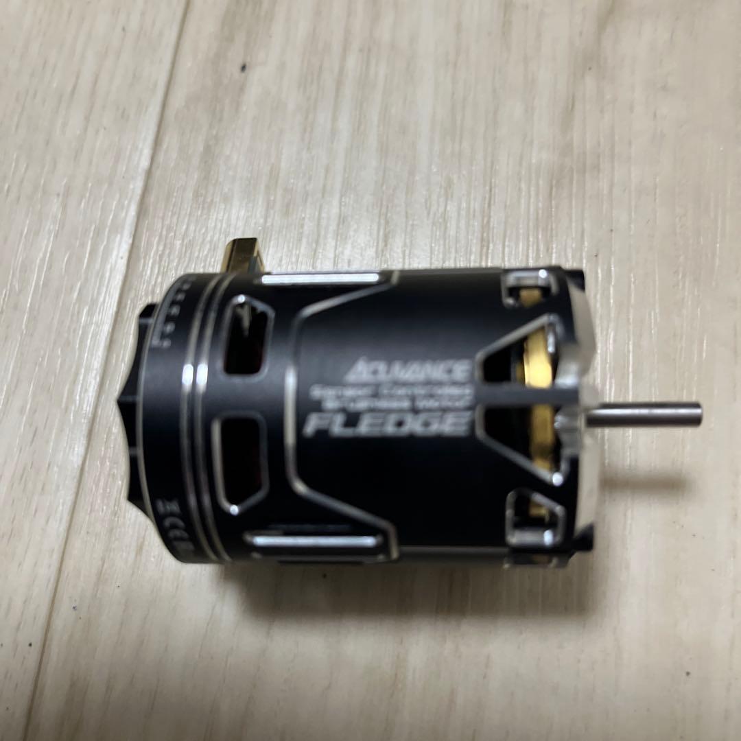 FLEDGE 13.5T(ブラック ブラシレスモーターアキュヴァンス