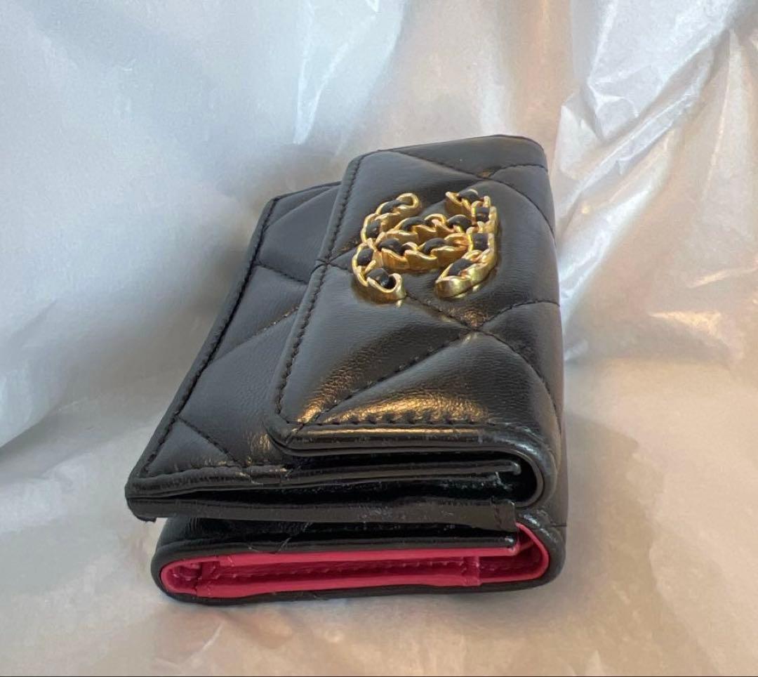 CHANEL シャネル 19 三つ折り財布 ブラック ピンク