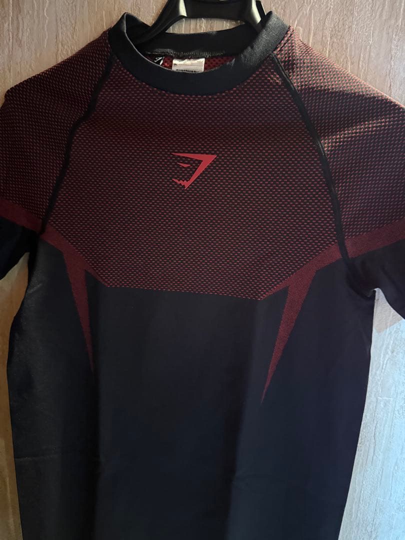 トップス  onyx v5 RedBlack T-shirt S-size