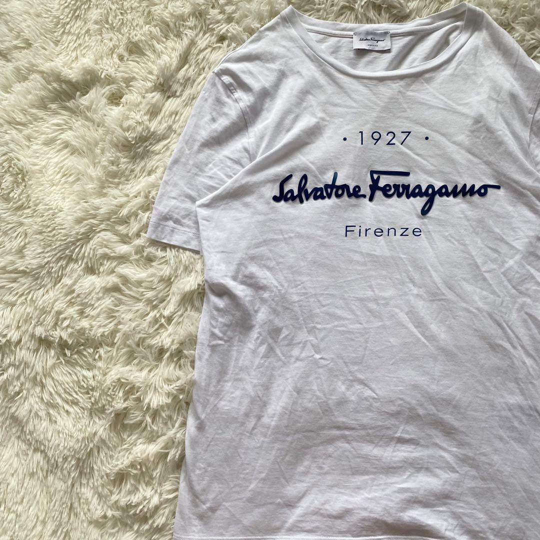サルヴァトーレフェラガモ 半袖 Tシャツ 白 ロゴ 美品 立体プリント 希少
