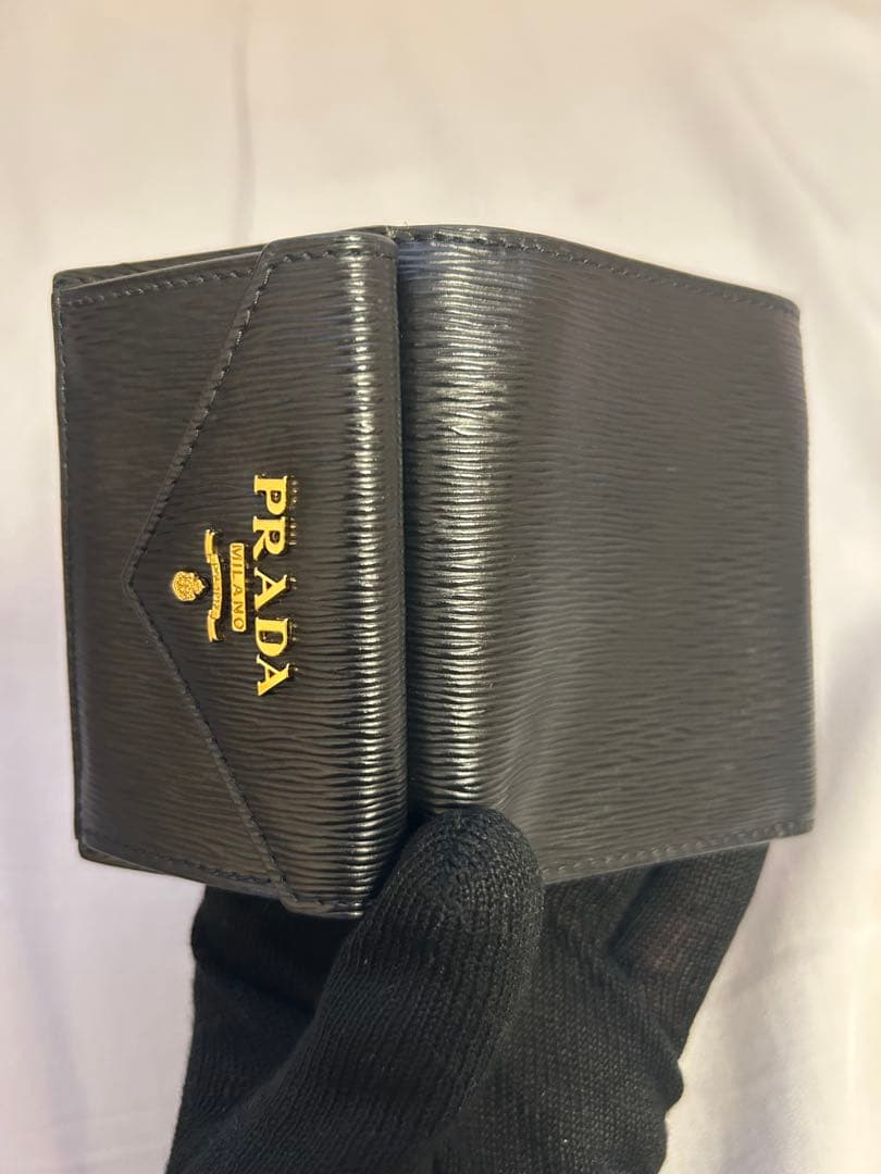 鑑定済み　プラダ 三つ折り 財布 Wホック レザー コンパクト 黒　美品