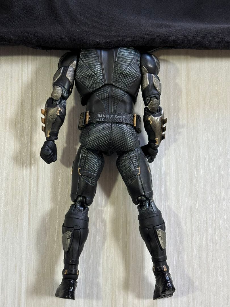 MAFEX バットマン タクティカルスーツ フィギュア DC ジャスティスリーグ