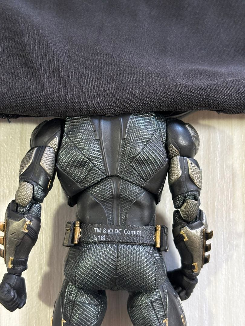 MAFEX バットマン タクティカルスーツ フィギュア DC ジャスティスリーグ