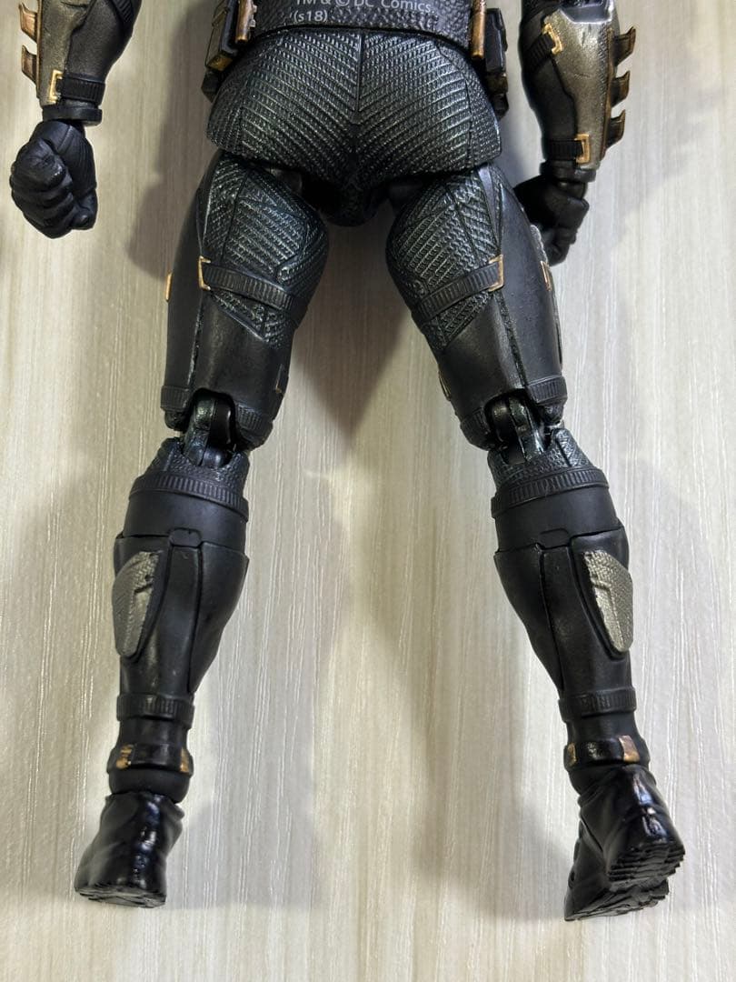 MAFEX バットマン タクティカルスーツ フィギュア DC ジャスティスリーグ