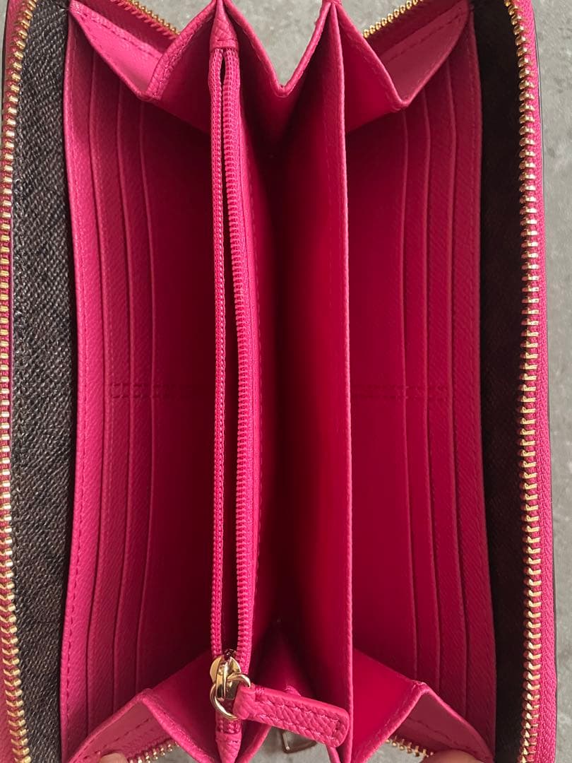 COACHピンク レザー 財布