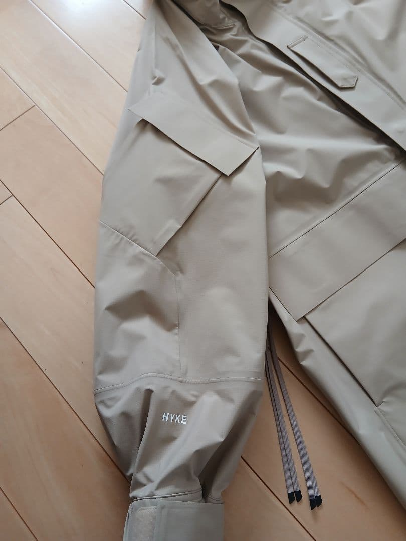 新品未使用　タグ付き　ベージュHYKE　PERTEX SHELL COAT