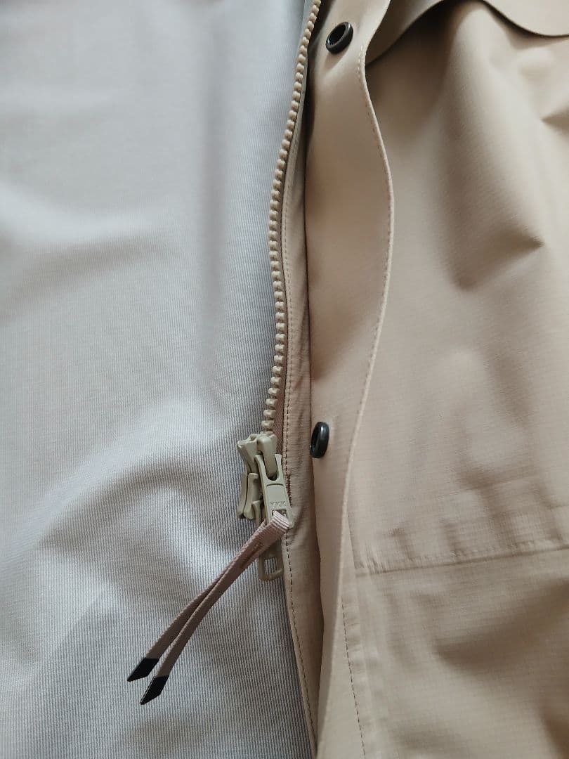 新品未使用　タグ付き　ベージュHYKE　PERTEX SHELL COAT