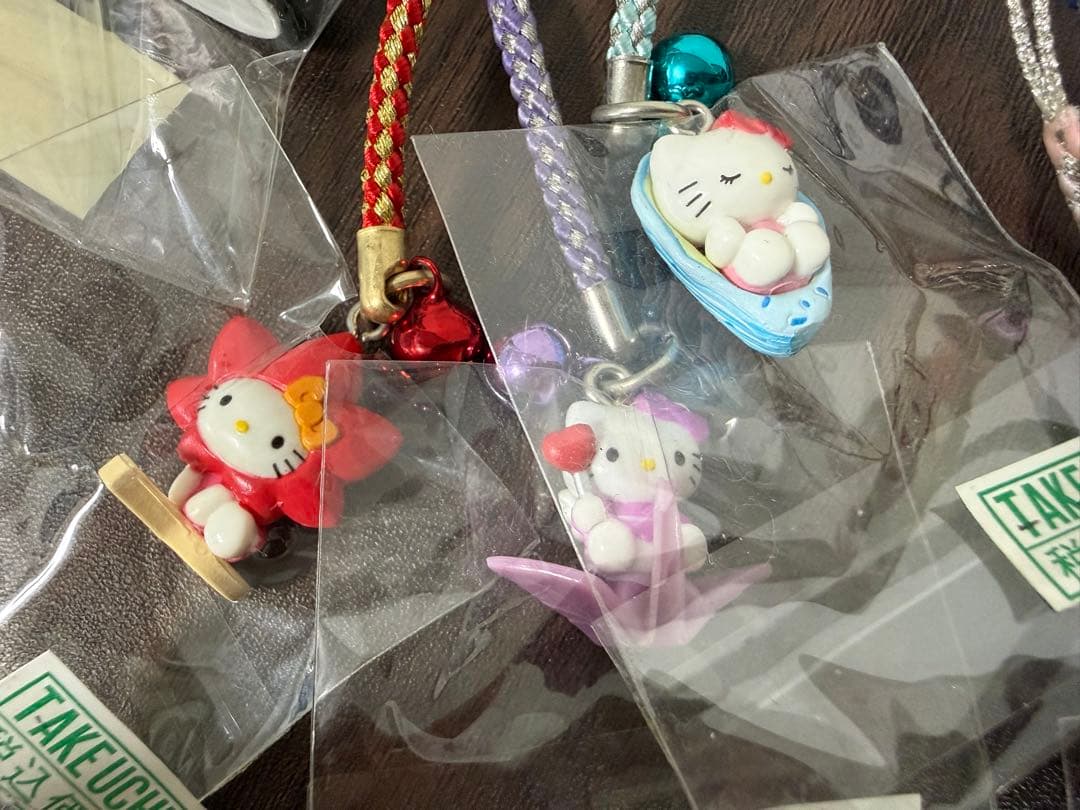 【入手困難・未使用】ハローキティ　ストラップ　ファスナーマスコット　希少　ご当地